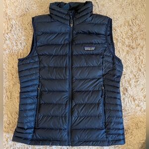 Patagonia Navy Nano Women's down Vest Small
